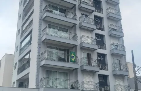 Apartamento com 3 quartos em Canto, Florianópolis