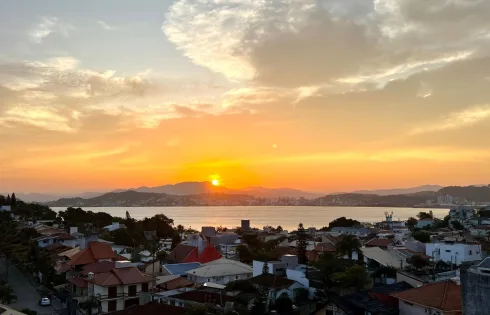 Cobertura com 4 quartos em Abraão, Florianópolis