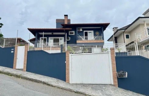 Casa com 4 dormitórios à venda, 230 m² por R$ 2.200.000,00 - Centro - São José/SC