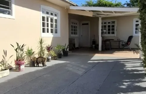 Casa com 4 quartos em Ipiranga, São José