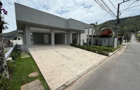 Casa com 3 quartos em Barra, Balneário Camboriú