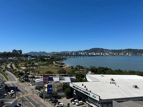 Apartamento em Coqueiros, Florianópolis