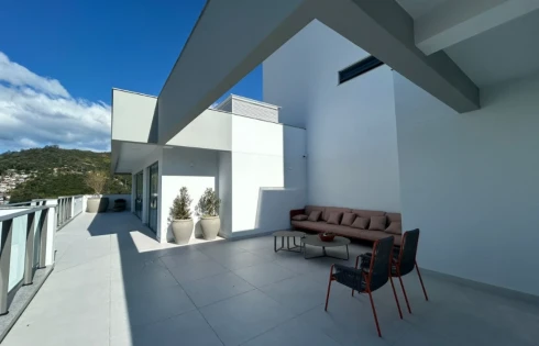 Apartamento em Carvoeira, Florianópolis