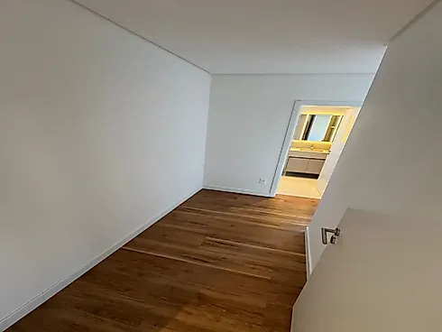 Thumbnail 28