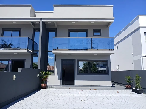 Casa em Balneário Ponta do Papagaio, Palhoça