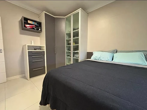 Apartamento em Meia Praia, Itapema