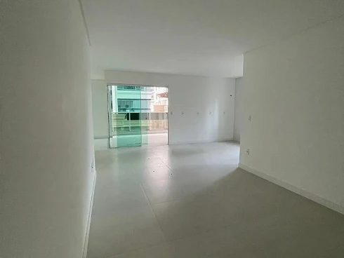 Apartamento em Meia Praia, Itapema