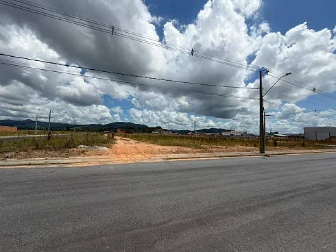 Baú Baixo, Ilhota
