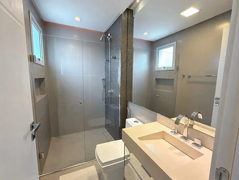 Apartamento em Pioneiros, Balneário Camboriú