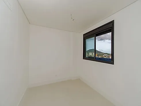 Apartamento em Praia De Armação Do Itapocorói, Penha