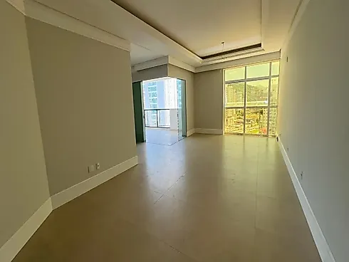 Apartamento com 4 Dormitórios sendo 4 Suítes e 3 Vagas de Garagem em Itapema/SC - Apartamento em Meia Praia, Itapema - Foto 3