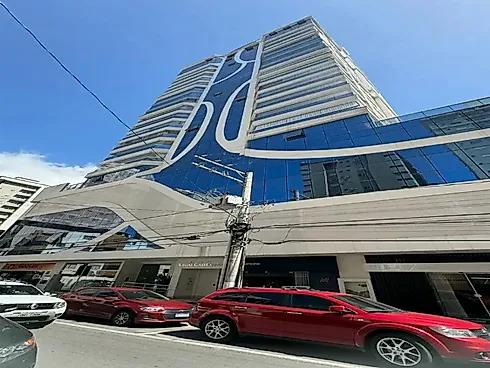 Apartamento Mobiliado com 4 Dormitórios sendo 4 Suítes e 3 Vagas de Garagem em Itapema/SC - Apartamento em Meia Praia, Itapema - Foto 2