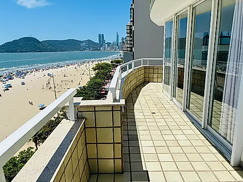 Frente Mar com 3 Dormitórios sendo 1 Suíte e 2 Vagas, Vista Panorâmica da Orla de Balneário Camboriú - Apartamento em Centro, Balneário Camboriú - Foto 1