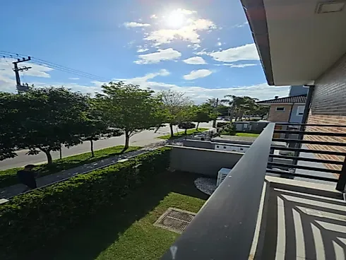 Sobrado geminado em Cachoeira do Bom Jesus, Florianópolis
