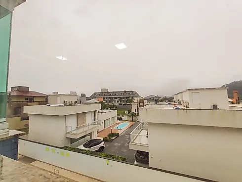A Poucos Metros da Praia nos Ingleses Norte, 3 Quartos, Vista Livre, Suíte e Móveis Planejados - Foto 16