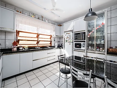 Casa com 4 Dormitórios, Piscina e Churrasqueira no Bairro João Paulo - Foto 12