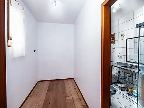 Casa com 4 Dormitórios, Piscina e Churrasqueira no Bairro João Paulo - Foto 18