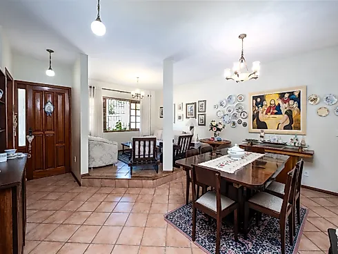 Casa com 4 Dormitórios, Piscina e Churrasqueira no Bairro João Paulo