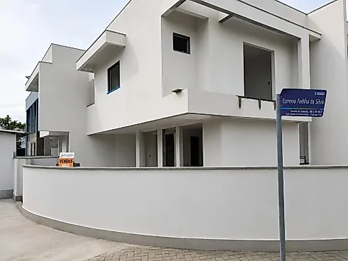 Sobrado no Bairro Guarda do Cubatão119,00M² - Palhoça / SC.