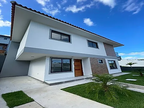 Casa 3 Dormitório sendo 1 Suíte
