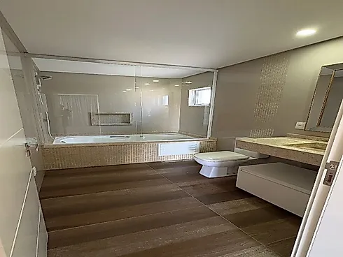 Casa Mobiliada no Condomínio Caledônia com 4 Dormitórios sendo 3 Suítes e 4 Vagas em Camboriú - Foto 14
