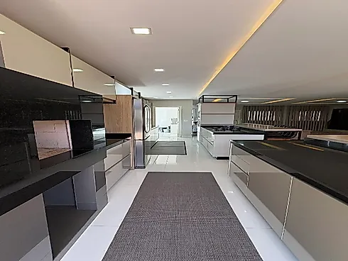 Casa Mobiliada no Condomínio Caledônia com 4 Dormitórios sendo 3 Suítes e 4 Vagas em Camboriú - Foto 7