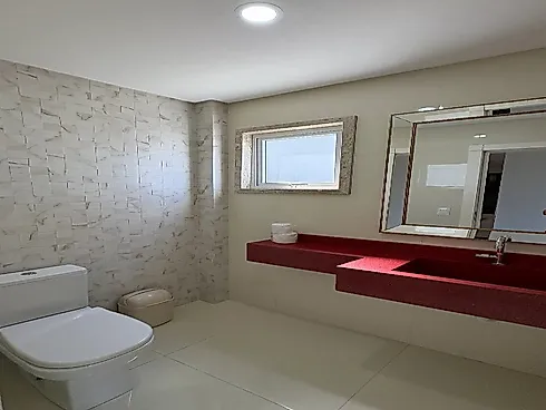 Casa Mobiliada no Condomínio Caledônia com 4 Dormitórios sendo 3 Suítes e 4 Vagas em Camboriú - Foto 8