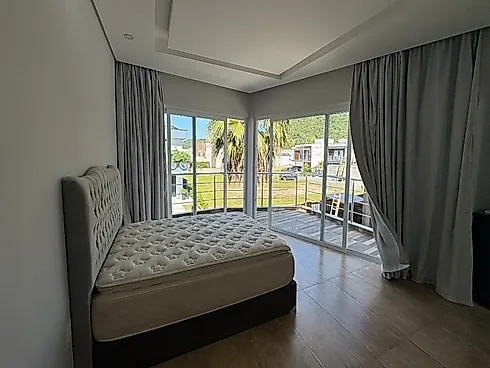 Casa Mobiliada no Condomínio Caledônia com 4 Dormitórios sendo 3 Suítes e 4 Vagas em Camboriú - Foto 9