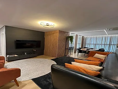 Apartamento com Mobiliado Decorado com 2 Dormitórios sendo 1 Suíte - Praia Brava em Itajaí /SC