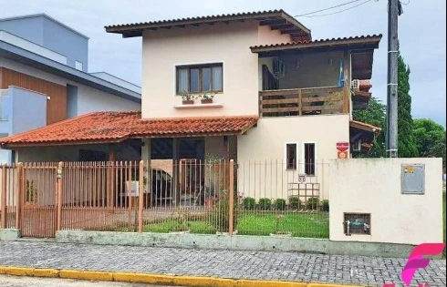 Casa em Carianos, Florianópolis