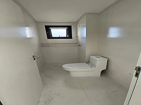 Apartamento em Meia Praia, Itapema