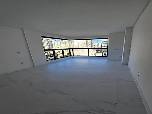 Apartamento 3 Quartos com 2 Suítes e 112m² - Meia Praia - Foto 37