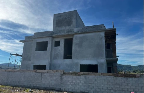 Sobrado geminado em Antonio Carlos, Antônio Carlos