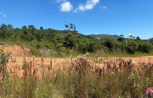 Terreno em Forquilhinhas, São José
