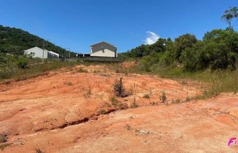 Terreno em Forquilhinhas, São José