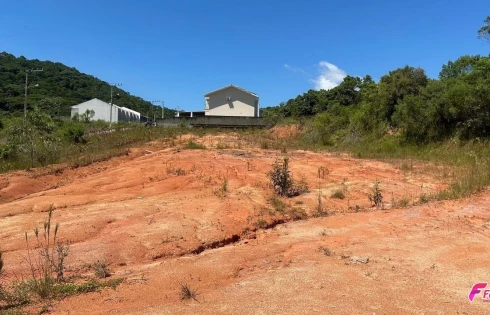 Terreno em Forquilhinhas, São José