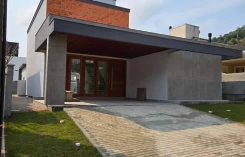 Casa em Cachoeira do Bom Jesus, Florianópolis