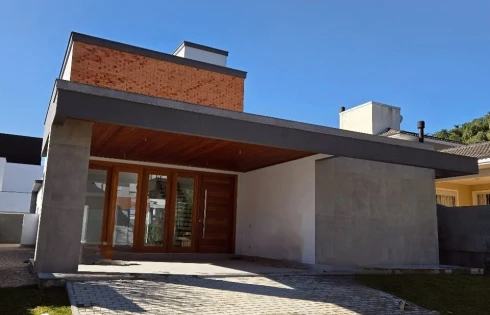 Casa em Cachoeira do Bom Jesus, Florianópolis
