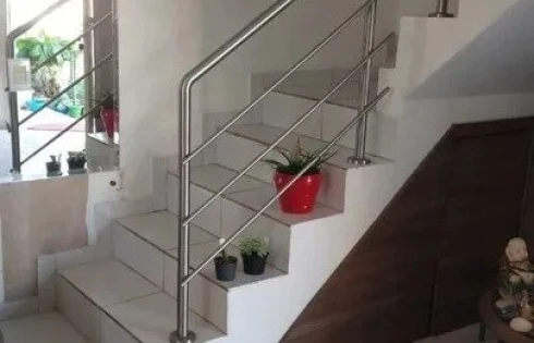 Duplex com 4 Dormitórios (1 Suíte), Escritório e Vista para Praia e Outras Belezas Naturais no Bairro São João do Rio Vermelho - Foto 7