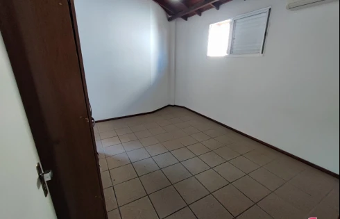 Vende-SE Casa de 2 Pavimentos com 5 Quartos em Ótima Localização na Praia do Santinho - Foto 11