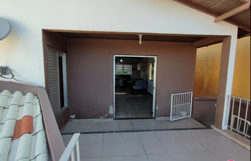 Vende-SE Casa de 2 Pavimentos com 5 Quartos em Ótima Localização na Praia do Santinho - Foto 23