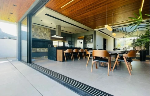 Casa Alto Padrão Fundos Lago no Condomínio Reserva da Pedra. - Foto 21