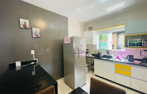 Sobrado geminado em Forquilhas, São José
