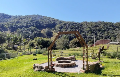 Sítio em Santa Isabel, Águas Mornas
