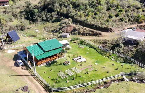 Sítio em Santa Isabel, Águas Mornas