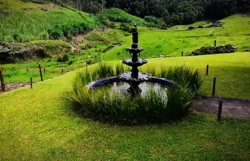 Sítio em Fazenda de Lourdes, Águas Mornas