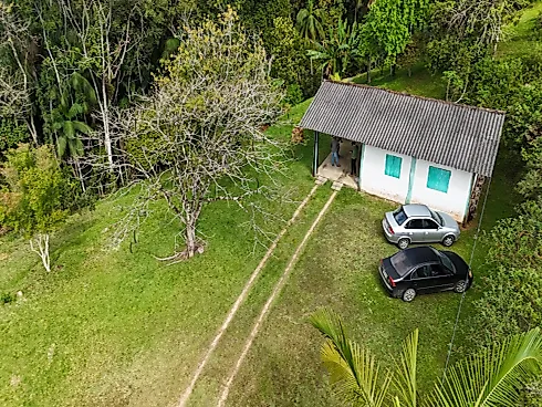 Chácara de 11.000 m² com Nascente, Pomar e Fibra Óptica a 10 km do Contorno Viário - Sítio em São Mateus, Biguaçu - Foto 1