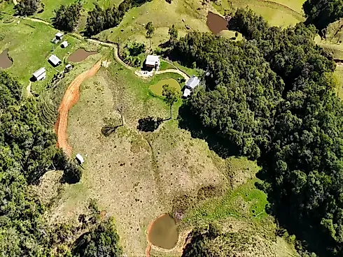 Sítio de 2 Hectares com Cachoeira Privativa, Açude e Estrutura Rural Completa em Anitápolis - Sítio, Anitápolis - Foto 5