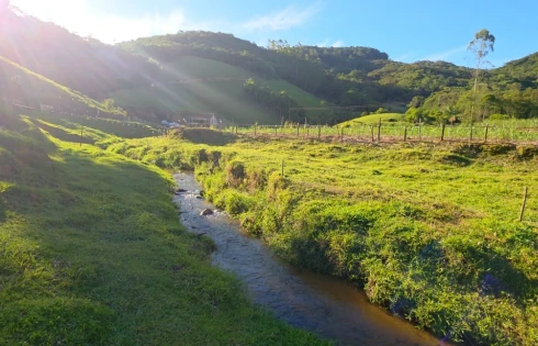 Sítio em Vargem Grande, Águas Mornas