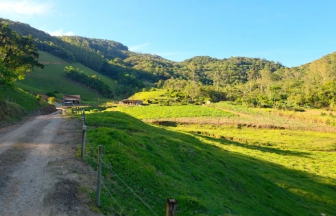 Sítio em Vargem Grande, Águas Mornas